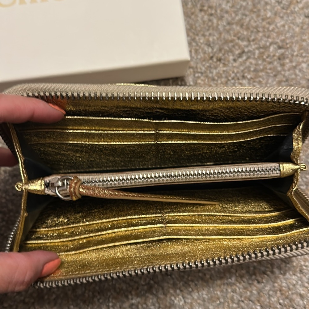 Chloe Gold Long Wallet and Box - Picture 4 of 7